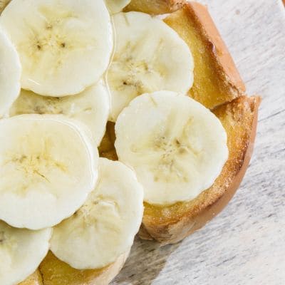 Toast de patate douce au beurre d'amande et banane